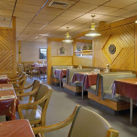 Howard Johnson By Wyndham Portage La Prairie Exteriör bild