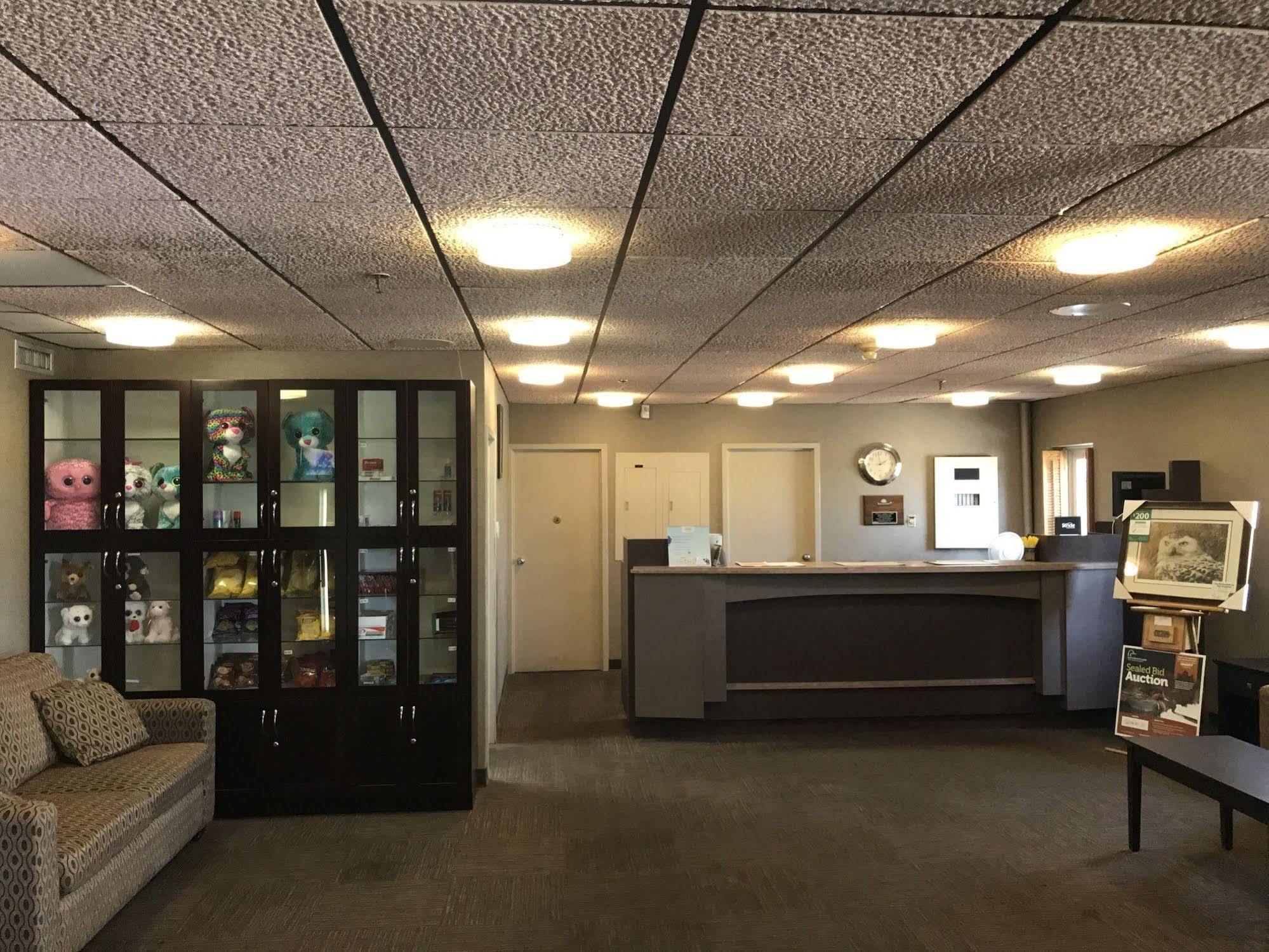 Howard Johnson By Wyndham Portage La Prairie Exteriör bild