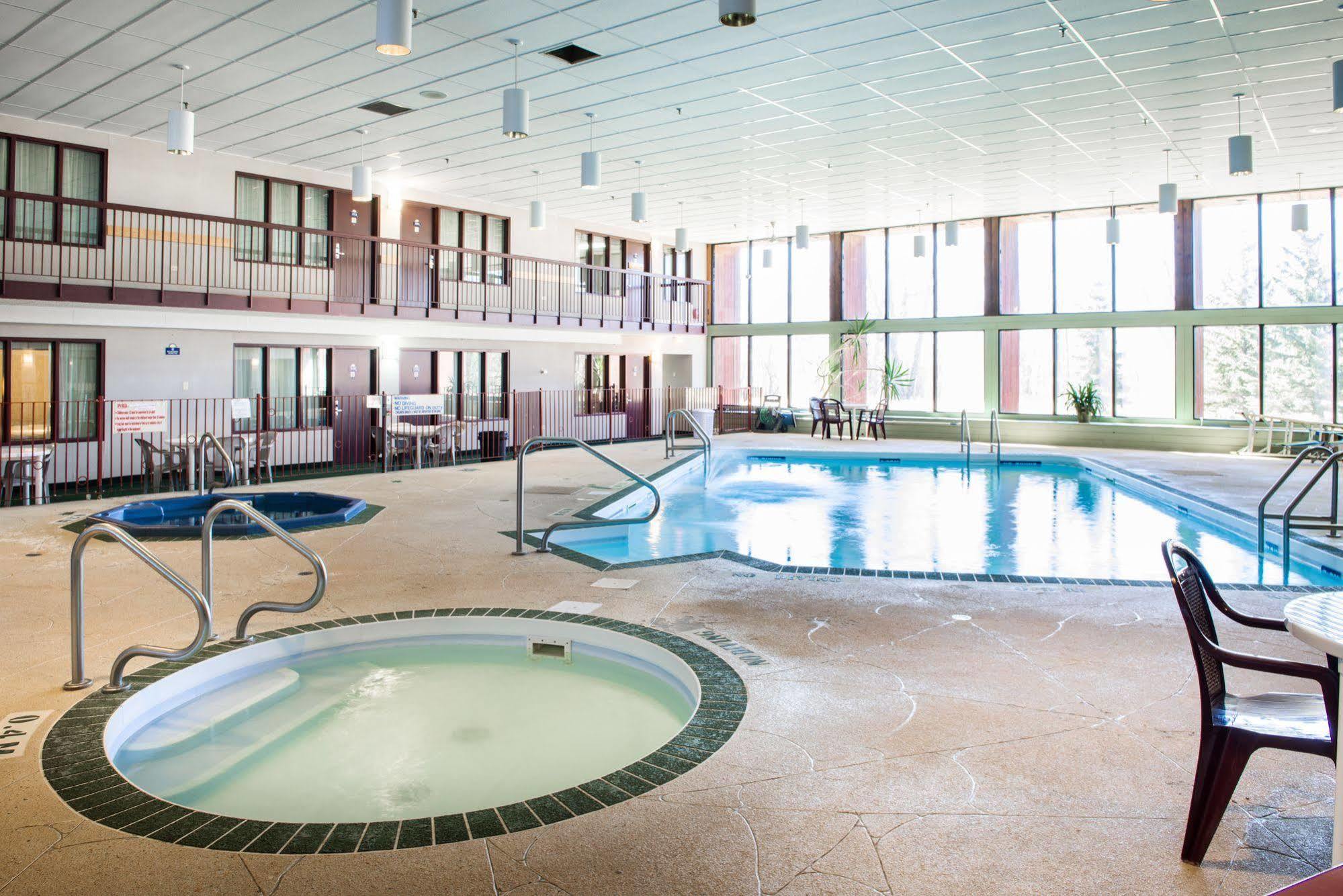 Howard Johnson By Wyndham Portage La Prairie Exteriör bild